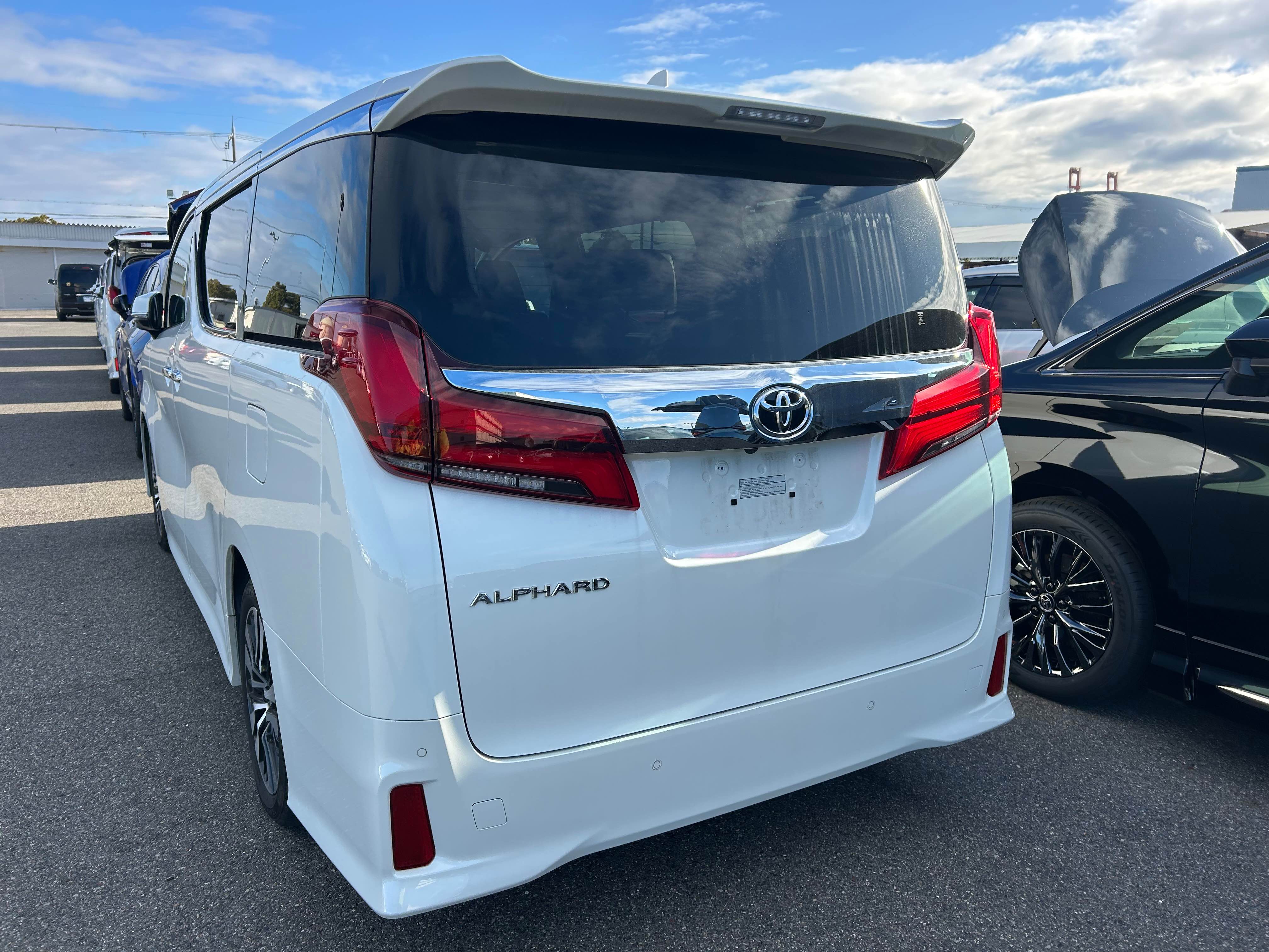 2023 Toyota ALPHARD 2.5L SC — photo 6 — for sale in Wilayah Persekutuan, Kuala Lumpur