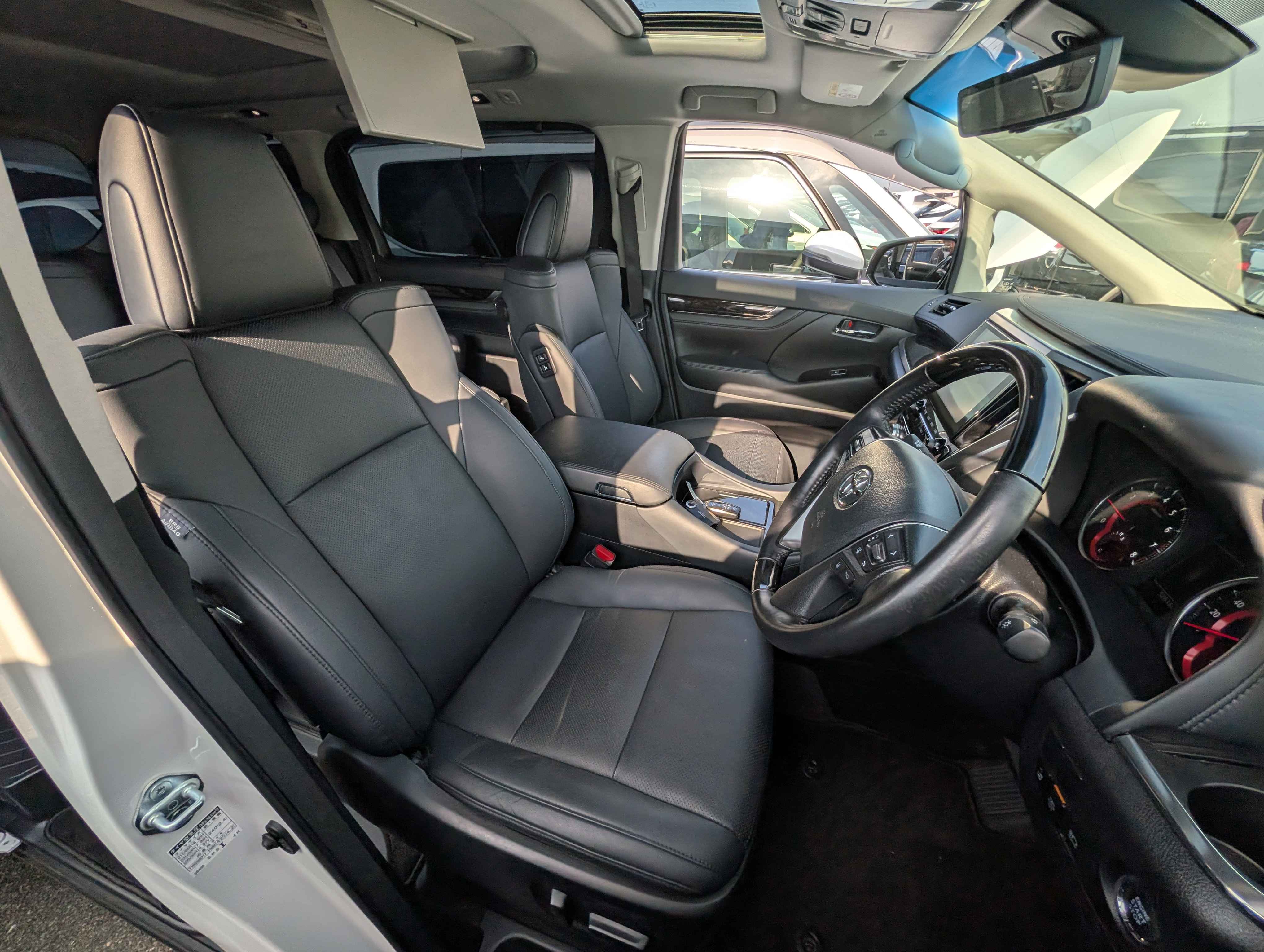 2021 Toyota ALPHARD 2.5L SC — photo 3 — for sale in Wilayah Persekutuan, Kuala Lumpur