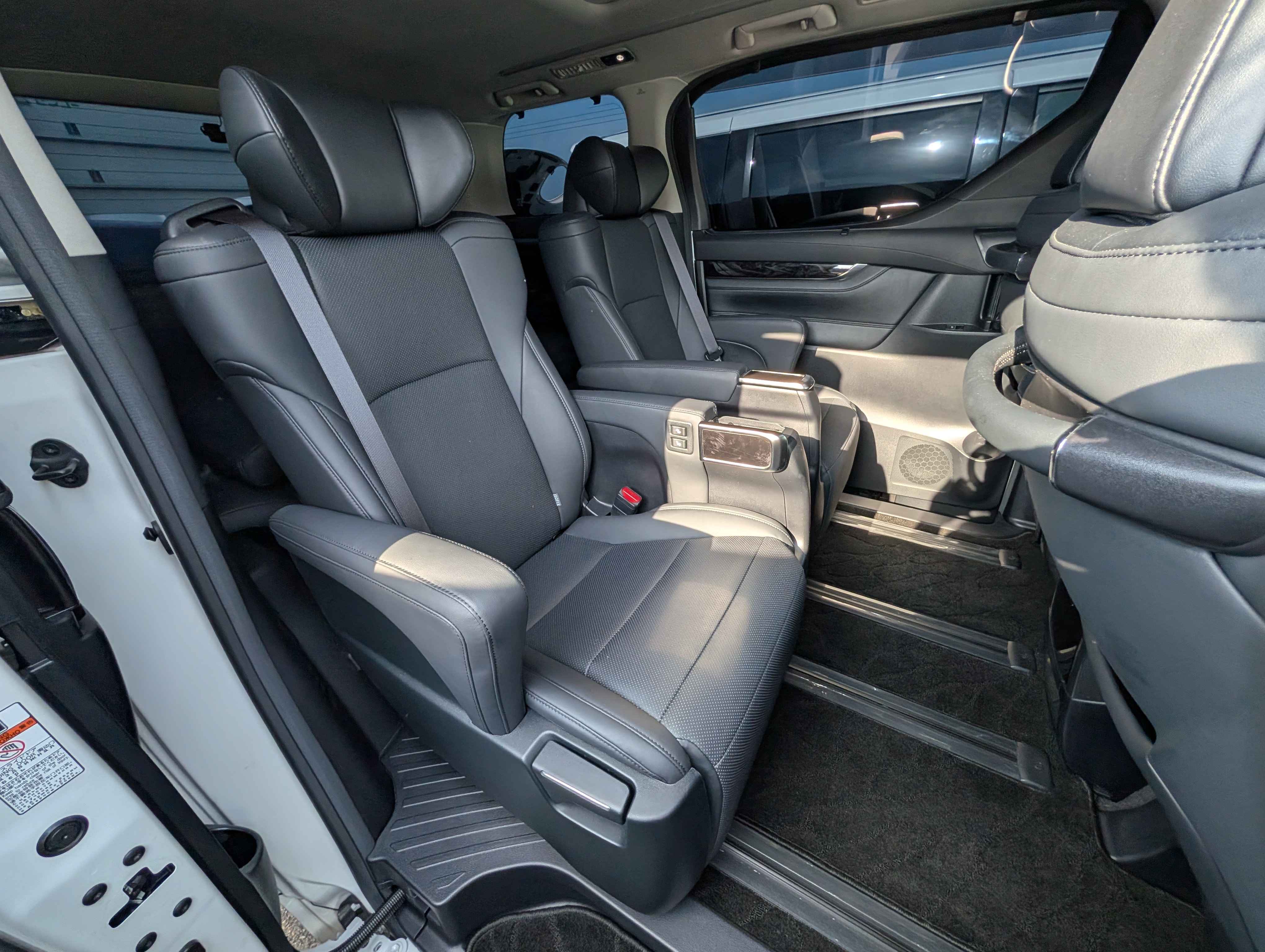 2021 Toyota ALPHARD 2.5L SC — photo 2 — for sale in Wilayah Persekutuan, Kuala Lumpur