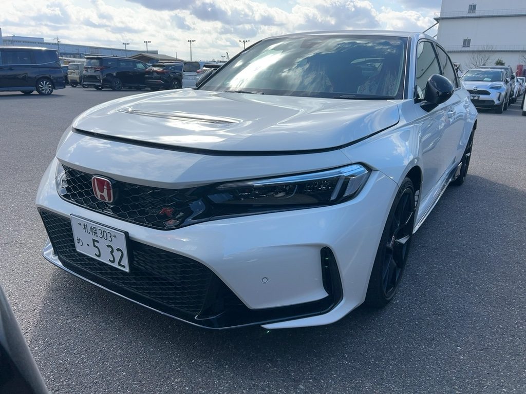 2025 Honda Civic FL5 TYPE-R 2.0L HATCHBACK (FE) in Pearl white with Recaro seats, Reverse camera, Push start for sale in Chow Kit, Kuala Lumpur
