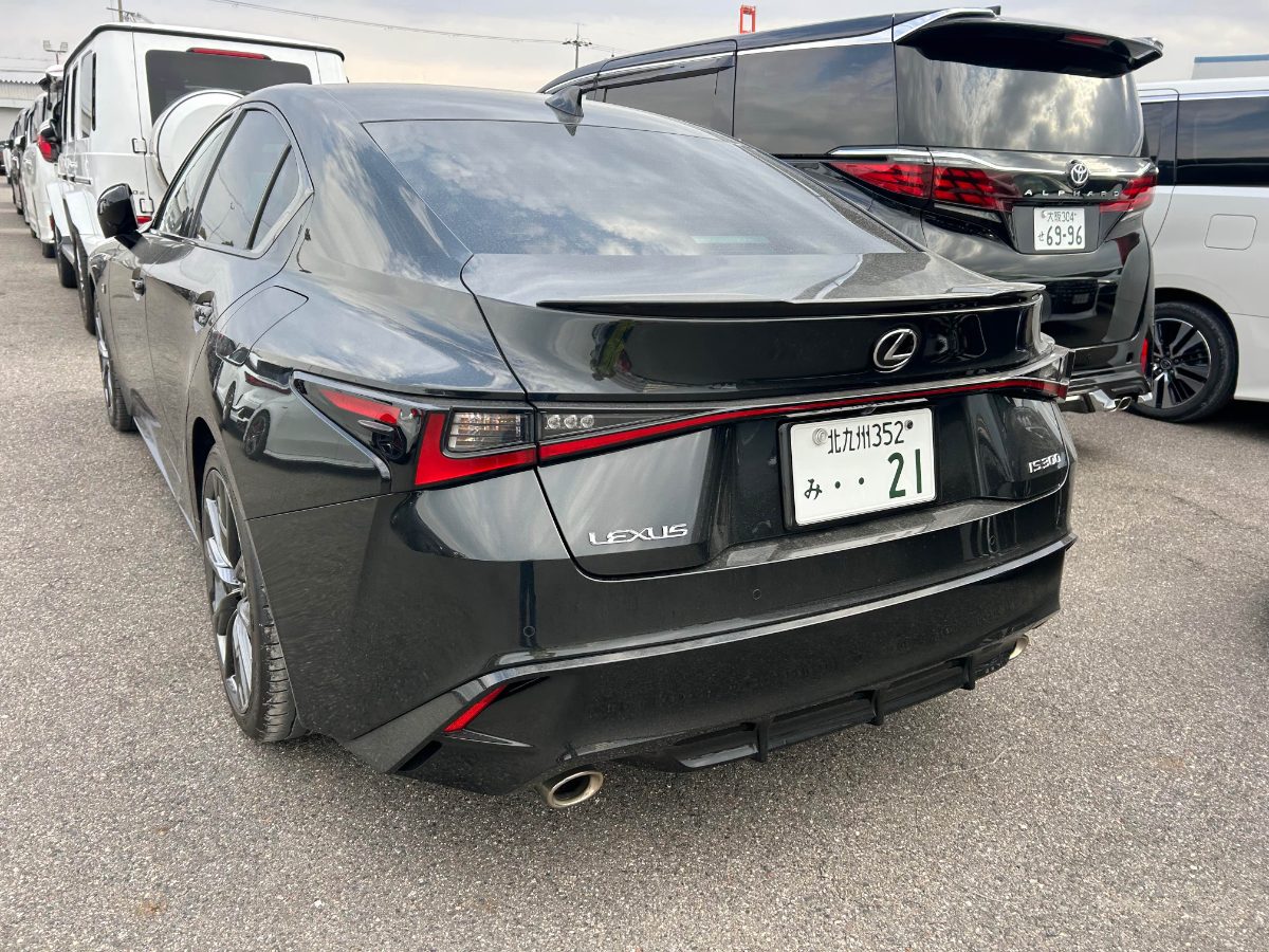 2022 Lexus IS 300 2.0L(T) F-Sport (XE30) — photo 3 — for sale in Chow Kit, Kuala Lumpur