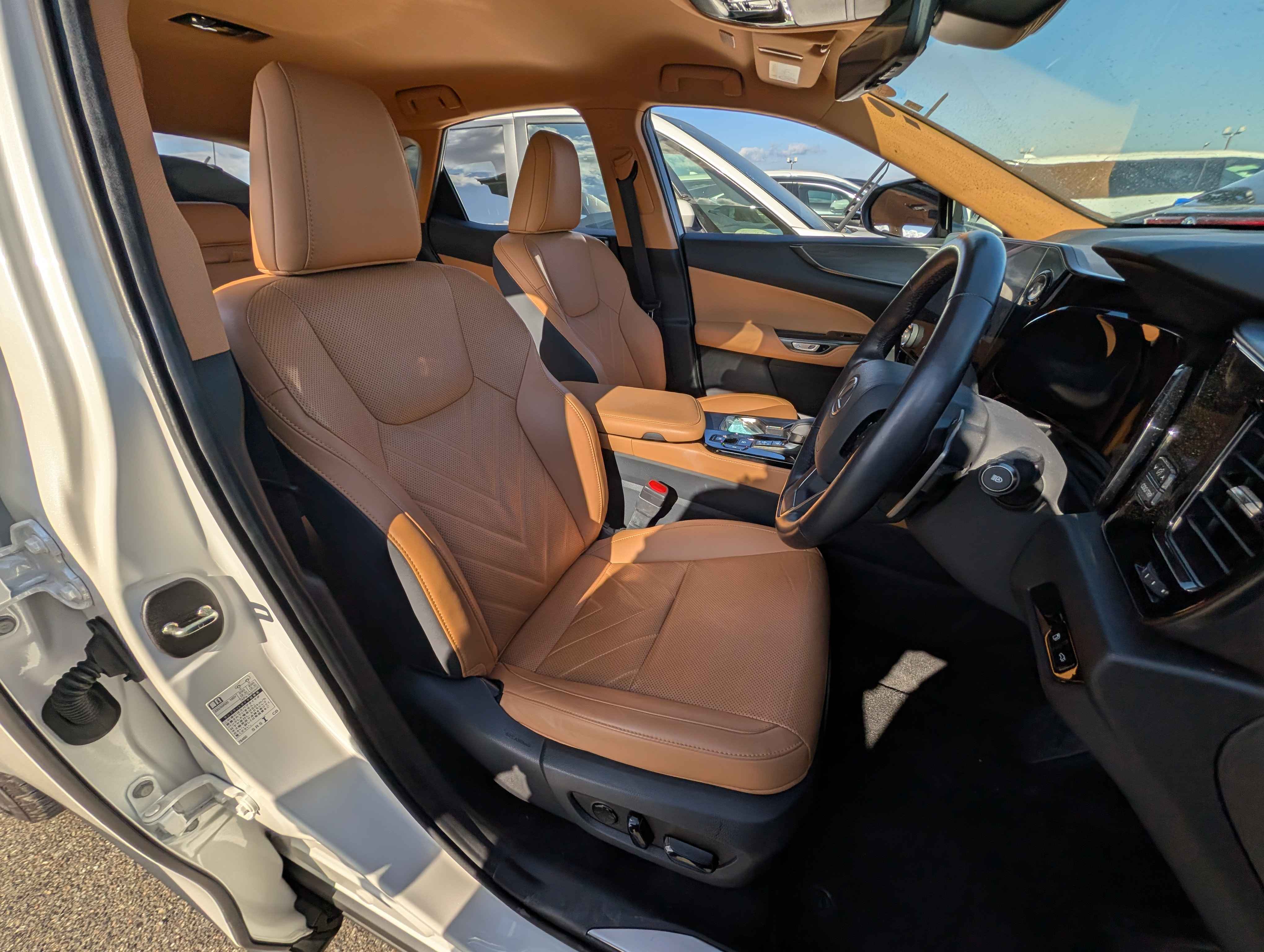 2023 Lexus NX250 2.5L VERSION L — photo 3 — for sale in Wilayah Persekutuan, Kuala Lumpur