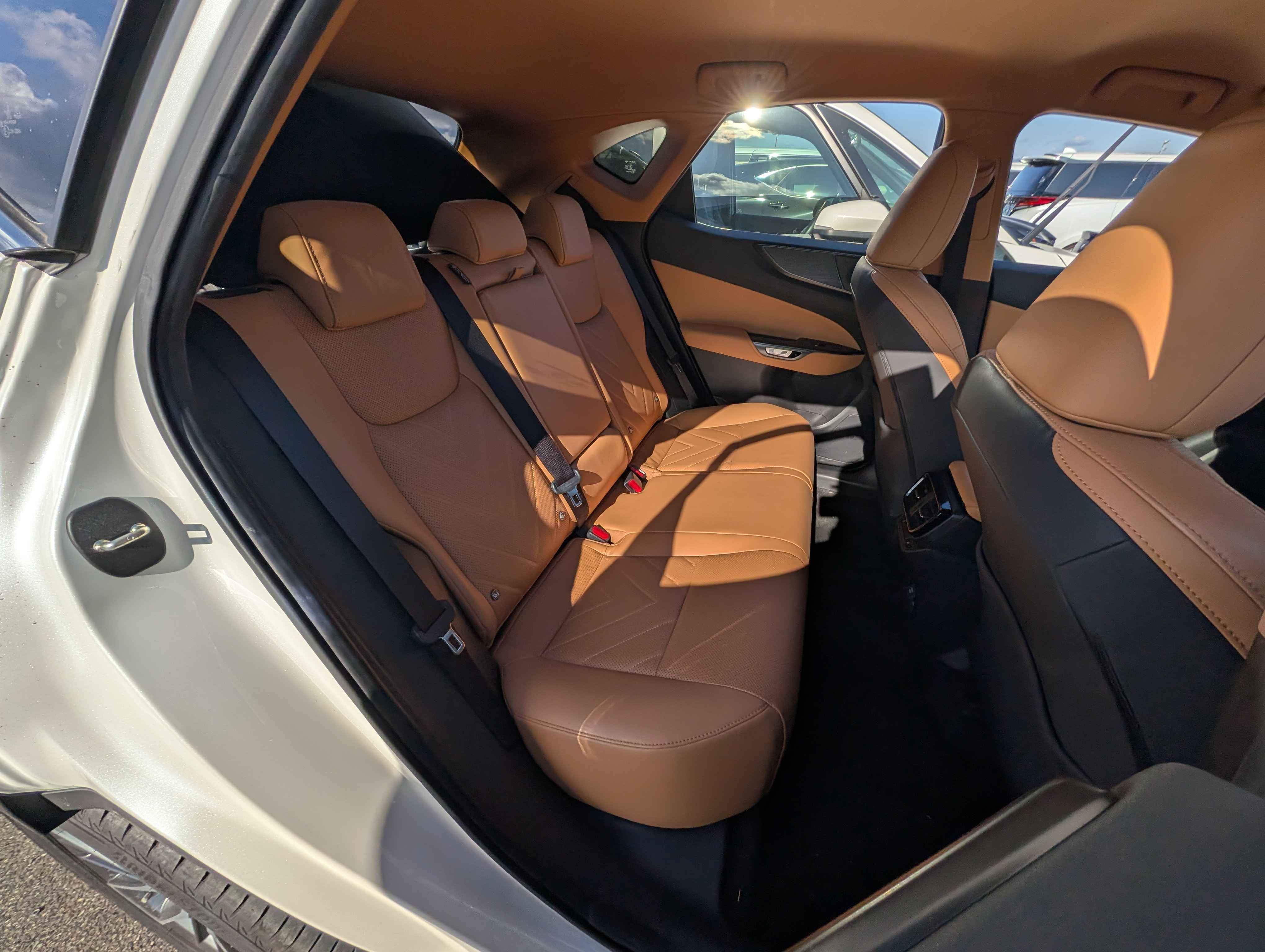 2023 Lexus NX250 2.5L VERSION L — photo 2 — for sale in Wilayah Persekutuan, Kuala Lumpur