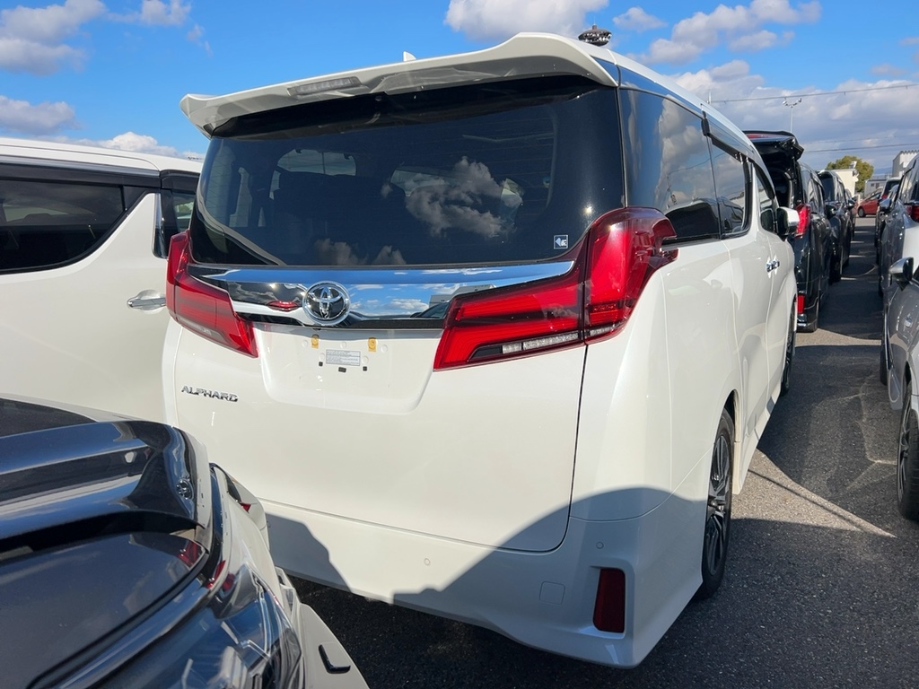 2022 Toyota ALPHARD 2.5L SC — photo 5 — for sale in Wilayah Persekutuan, Kuala Lumpur