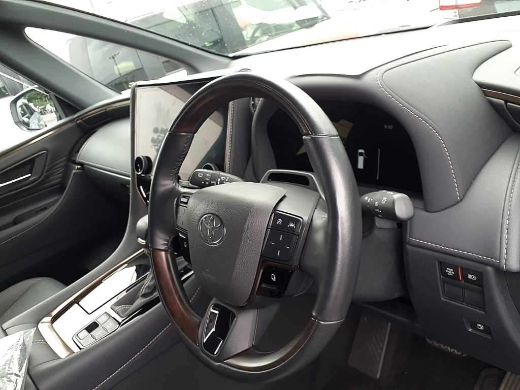 2024 Toyota ALPHARD 2.5L Z — photo 2 — for sale in wilayah persekutuan, Kuala Lumpur