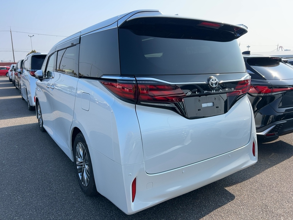 2024 Toyota ALPHARD 2.5L Z — photo 2 — for sale in wilayah persekutuan, Kuala Lumpur