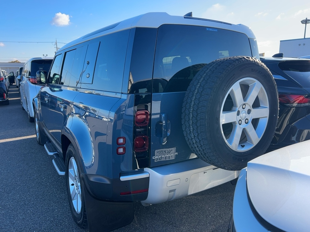 2021 Land Rover  Defender S — photo 4 — for sale in wilayah persekutuan, Kuala Lumpur